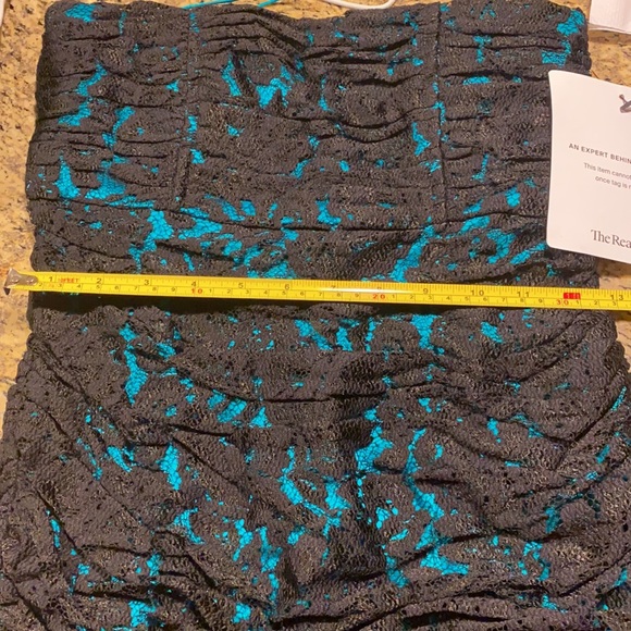 Alice + Olivia  bodycon lace dress prom - Picture 3 of 16